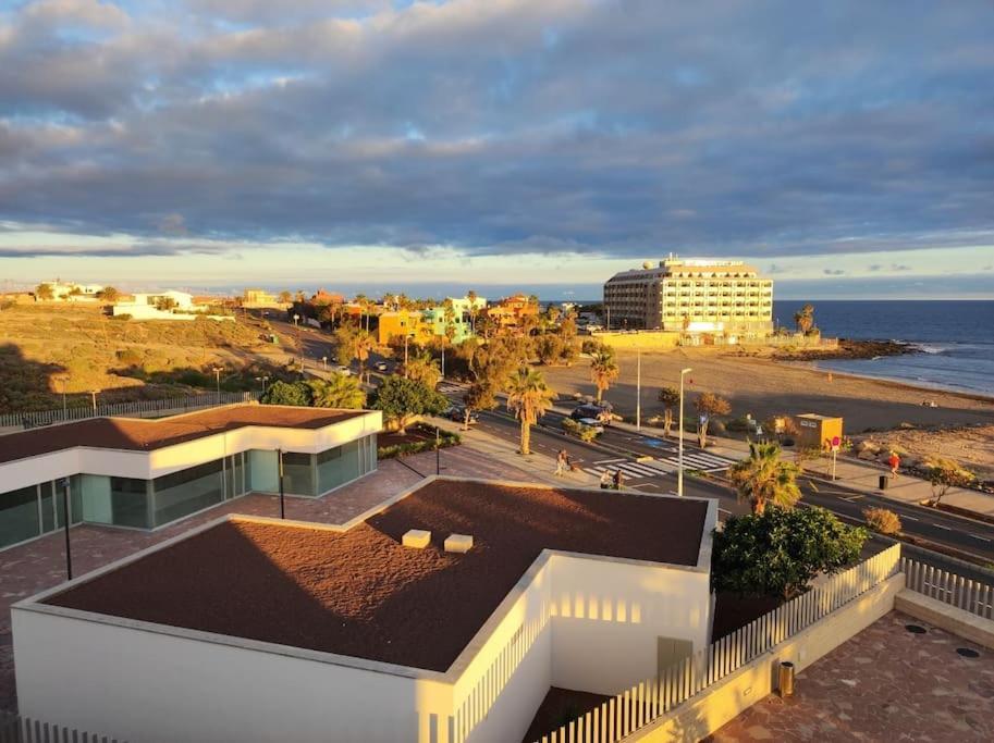 El Medano Beachfront Triplex Penthouse With Pool, Rooftop, Sea View Buitenkant foto